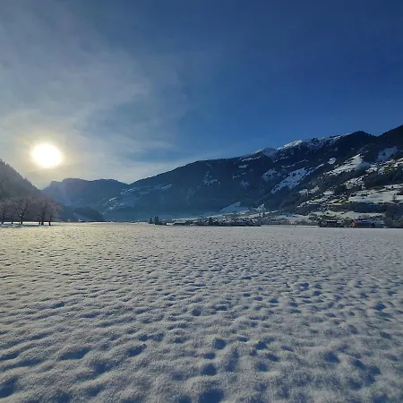 Alpenzeit Zillertal * زيل أم زيلر
