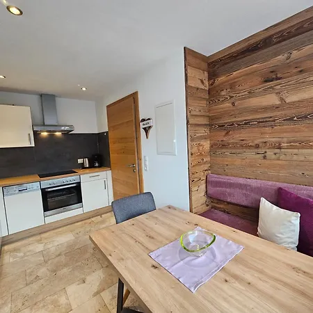 Alpenzeit Zillertal Цель-ам-Циллер