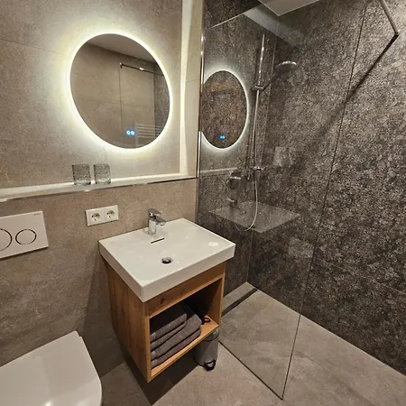 Alpenzeit Zillertal Апартаменты Цель-ам-Циллер